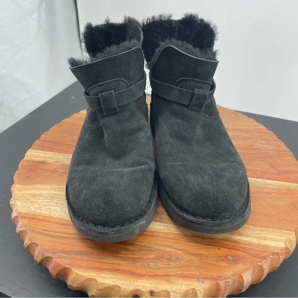 UGG Women's Elisa Boot with Buckle in Black Suede size‎ 7